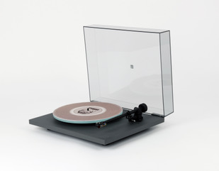 Rega Planar 2 Limited Edition, RB220 Tonarm und das neue Nd3 Tonabnehmersystem